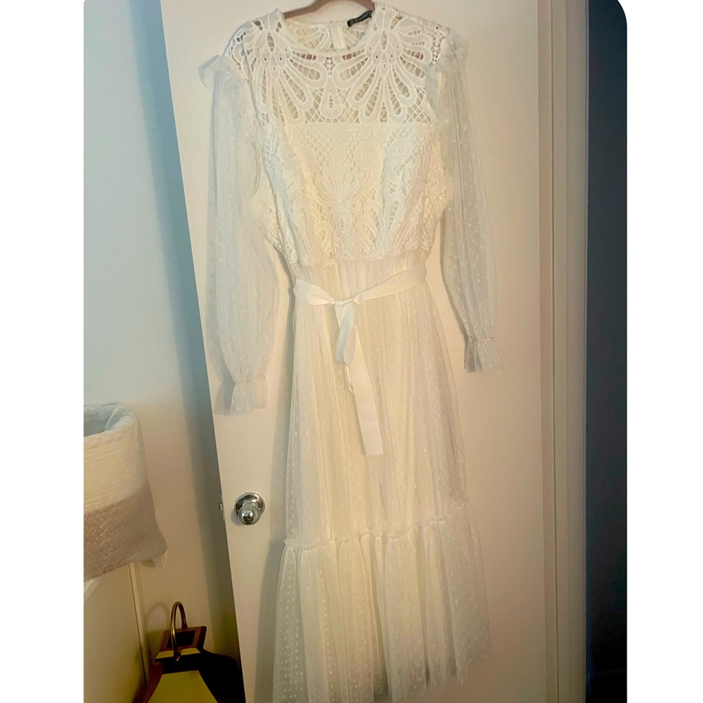 Beautiful Tulle White Dress with Lace Details